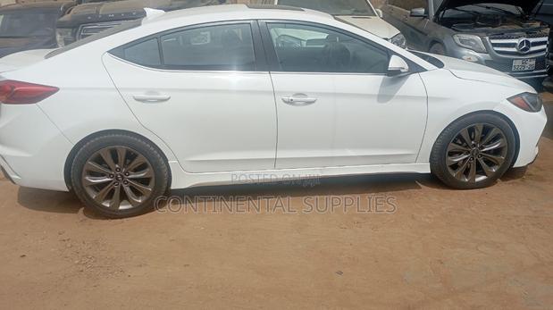 Hyundai Elantra 2018 White