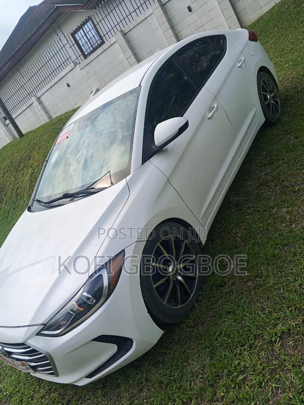 Hyundai Elantra 2017 White
