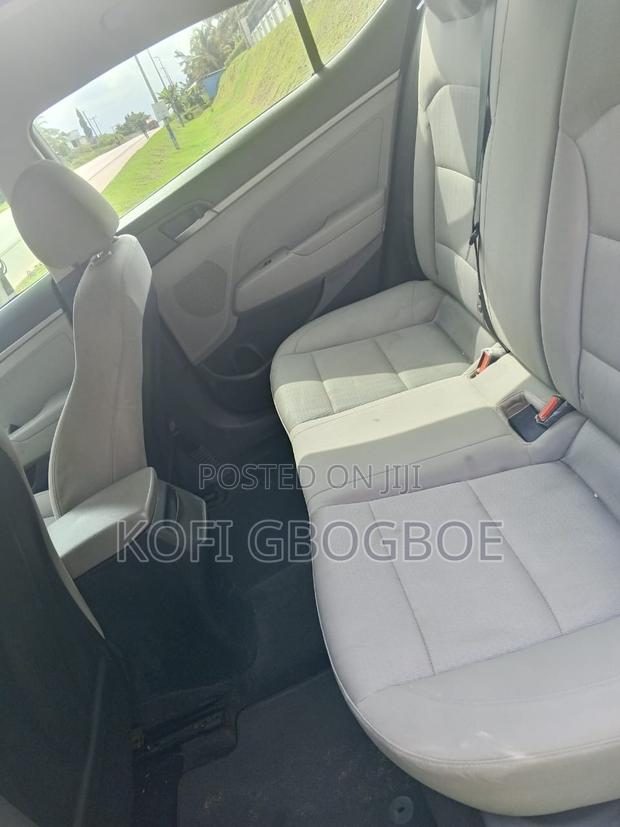 Hyundai Elantra 2017 White