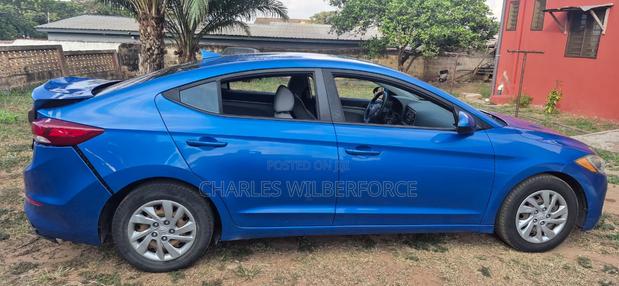 Hyundai Elantra SE Sedan FWD (2.0L 4cyl 6M) 2017 Blue