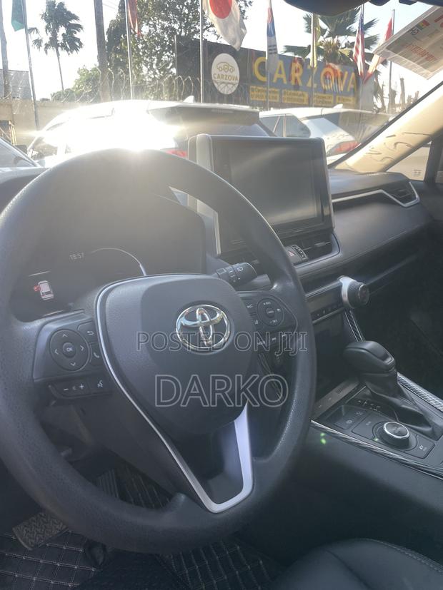 Toyota RAV4 XLE FWD 2020 Black
