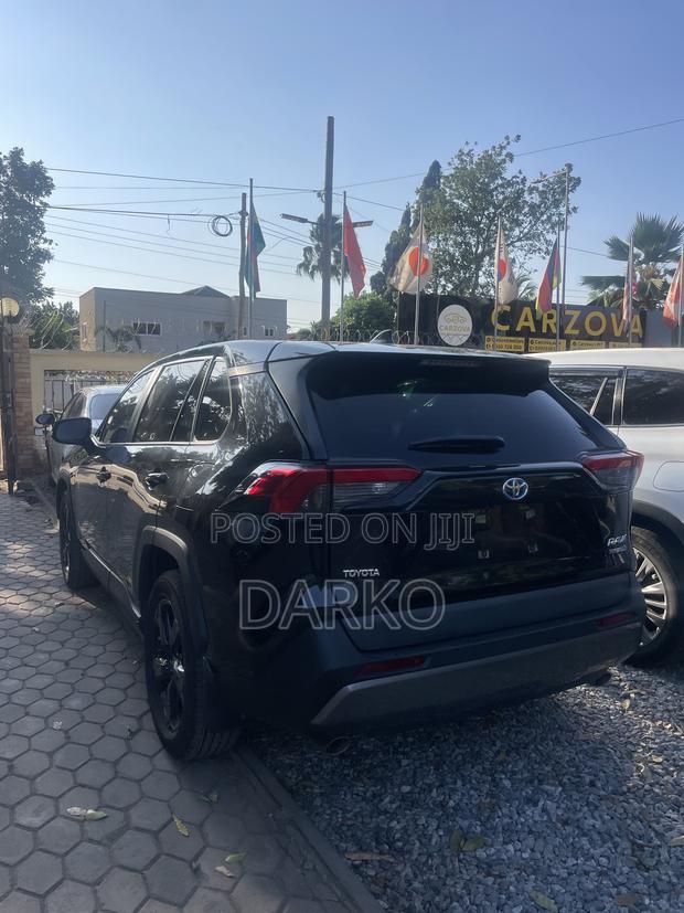 Toyota RAV4 XLE FWD 2020 Black