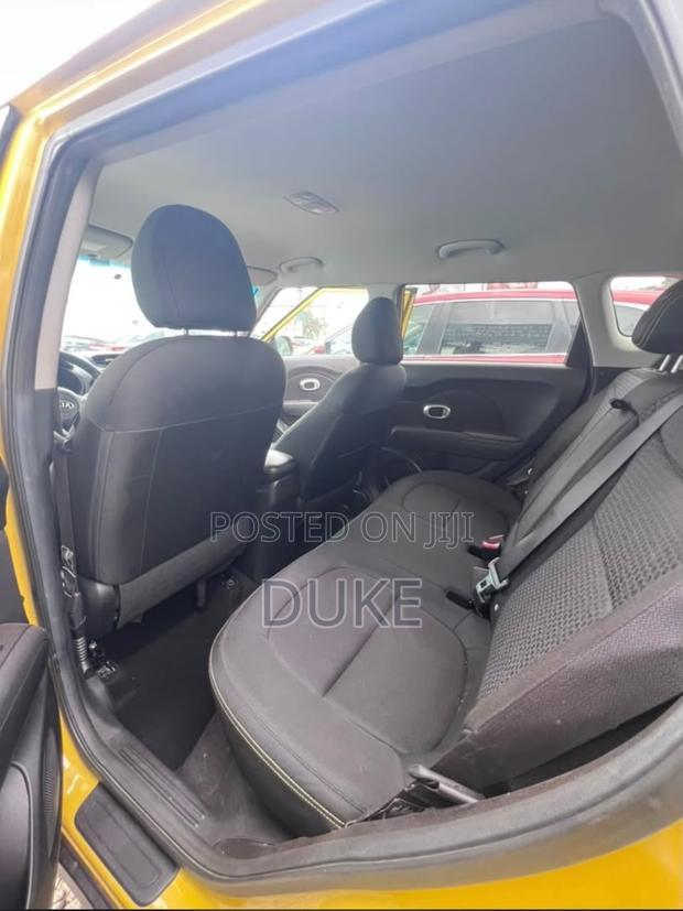 Kia Soul Hatchback 2016 Gold