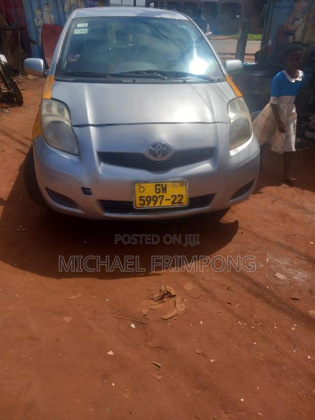 Toyota Yaris 2010 Yellow