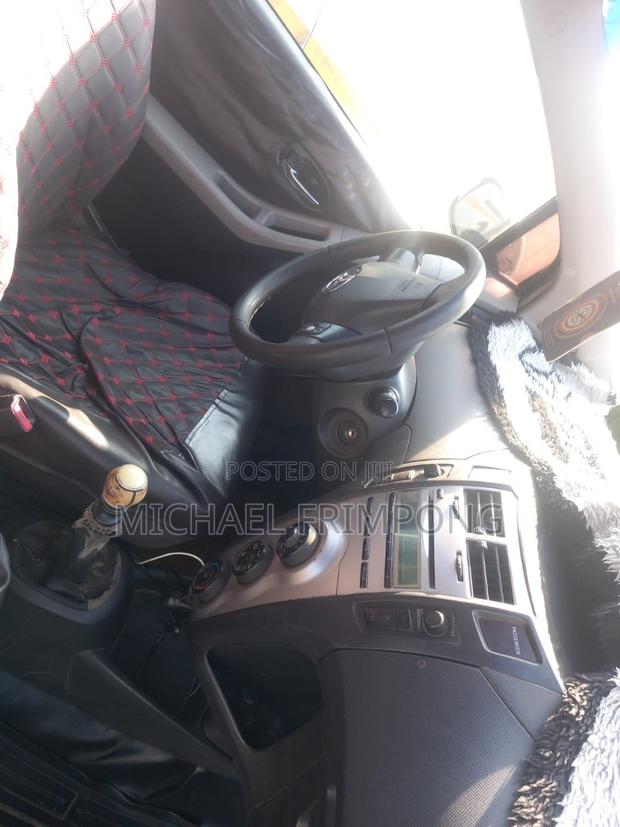 Toyota Yaris 2010 Yellow