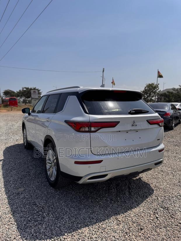 Mitsubishi Outlander 2.4 PHEV AWD 2023 White