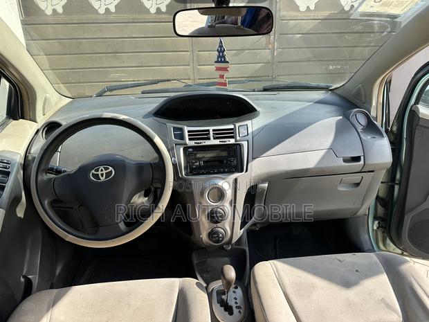 Toyota Vitz 1.5 FWD 3dr 2010 Blue