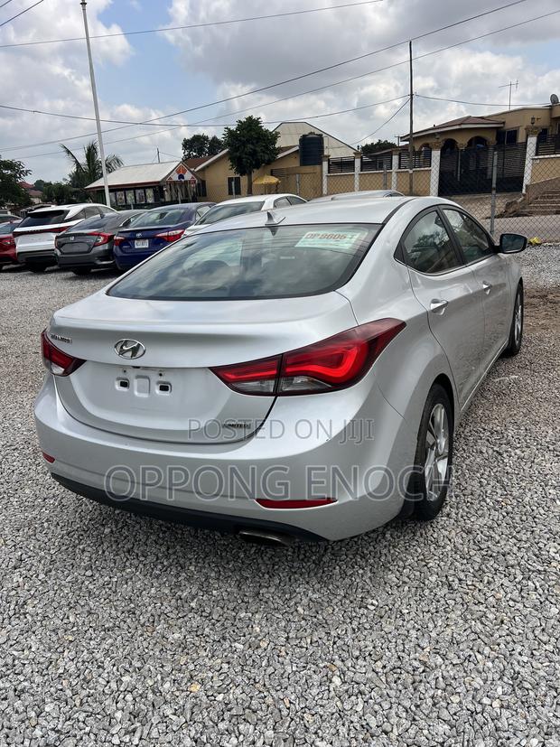 Hyundai Elantra SE Sedan FWD (1.8L 4cyl 6A) 2016 Gray