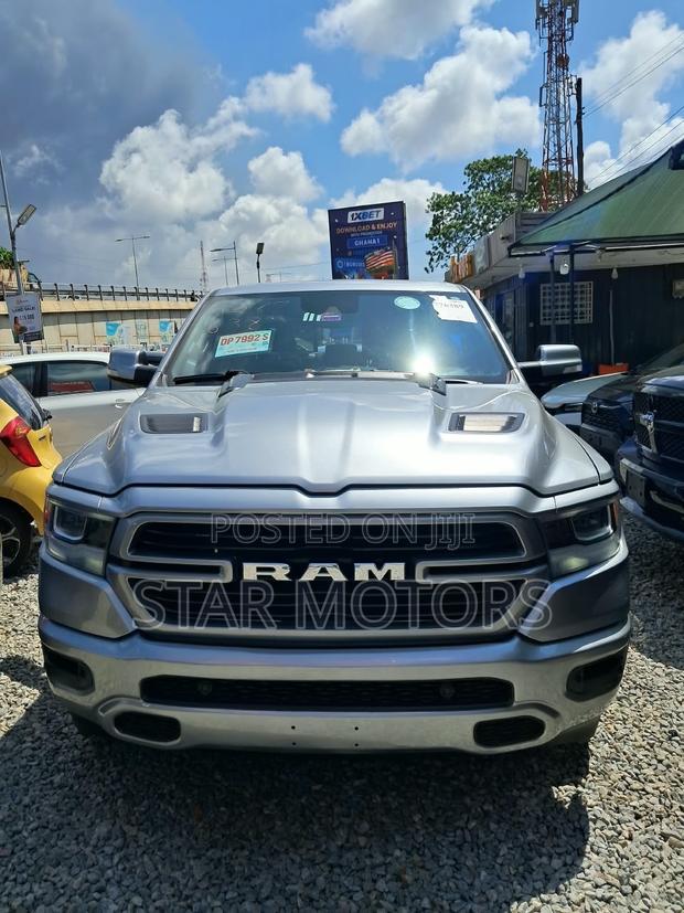 Dodge RAM 2022 Silver