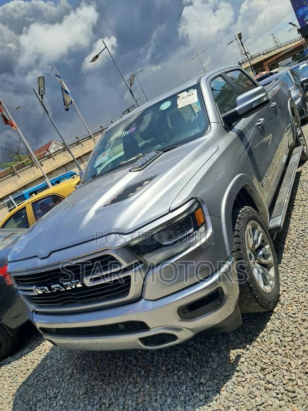 Dodge RAM 2022 Silver
