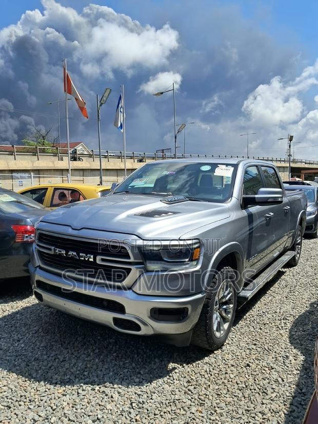 Dodge RAM 2022 Silver