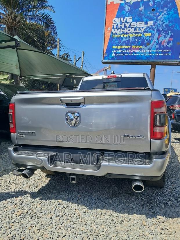 Dodge RAM 2022 Silver