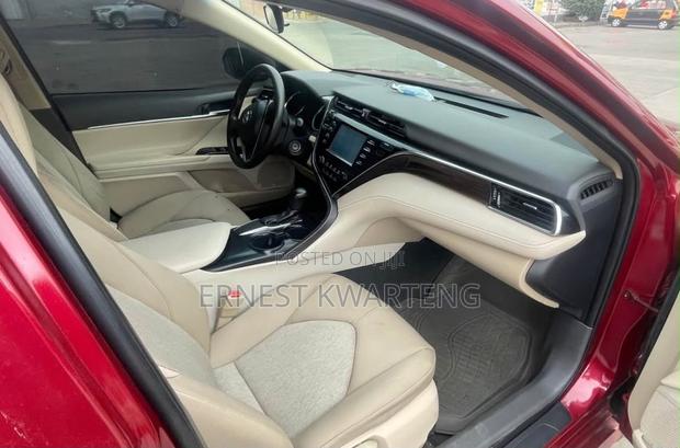 Toyota Camry 2018 Burgundy