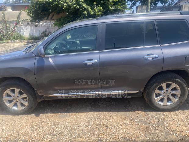 Toyota Highlander 3.5L 4WD 2013 Gray