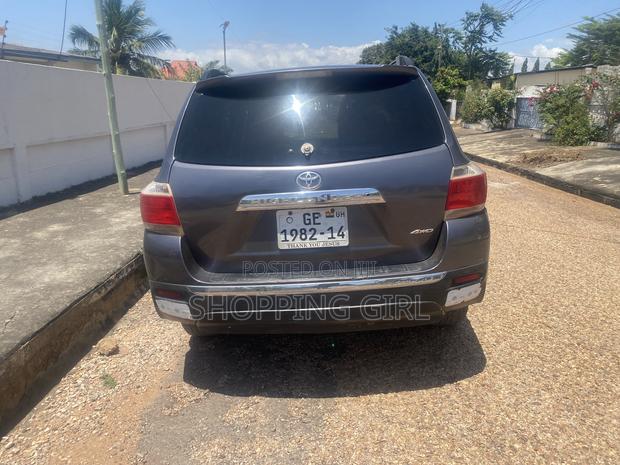 Toyota Highlander 3.5L 4WD 2013 Gray