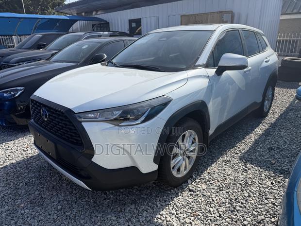 Toyota Corolla Cross XLE 4WD 2024 White