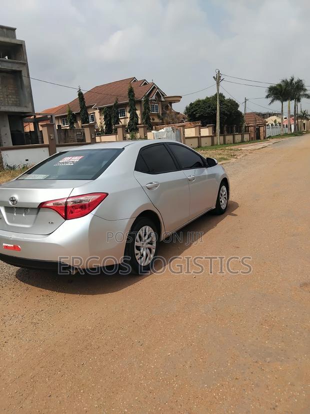 Toyota Corolla LE (1.8L 4cyl 2A) 2018 Silver