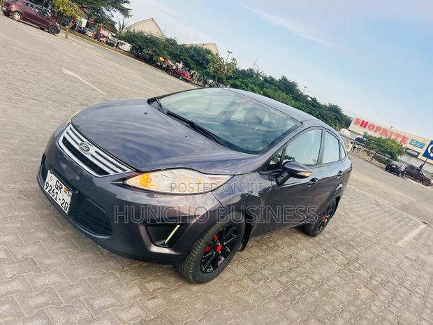 Ford Fiesta 2012 Gray