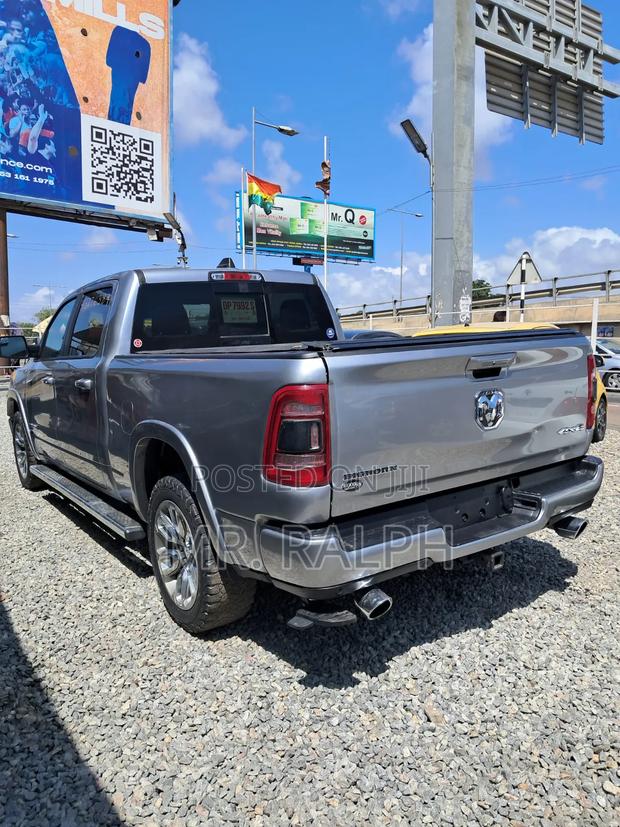 RAM 1500 2022 Silver