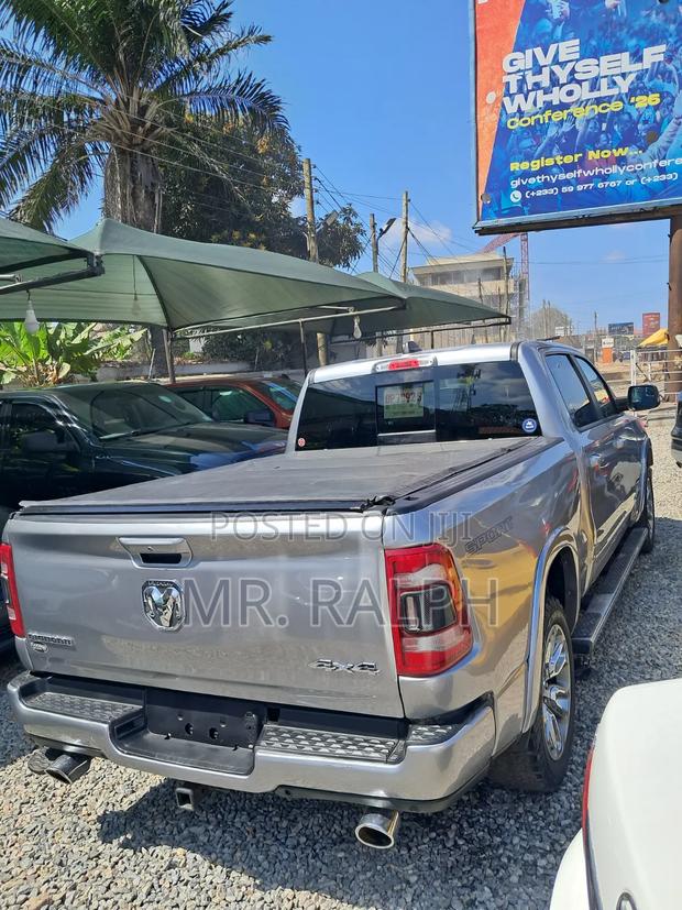 RAM 1500 2022 Silver