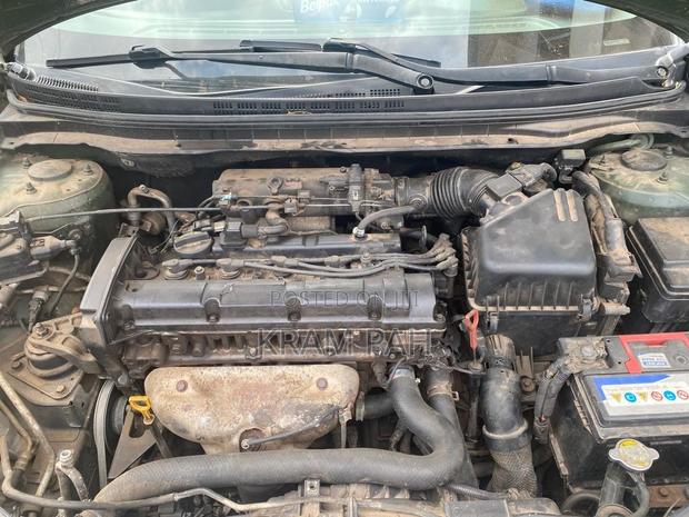 Hyundai Elantra 2010 Green