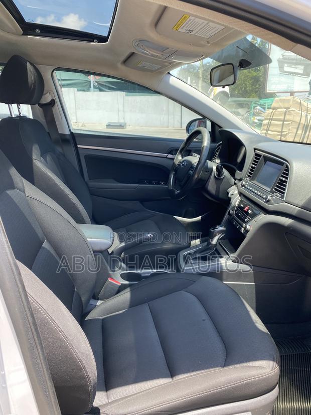 Hyundai Elantra SE 2018 White