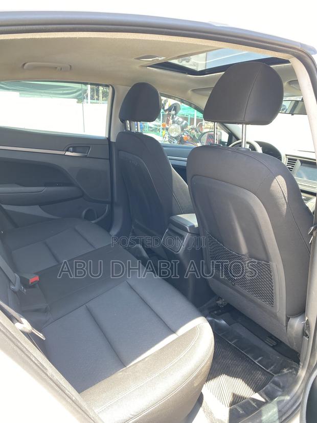 Hyundai Elantra SE 2018 White
