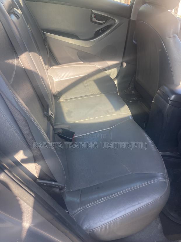 Hyundai Elantra Limited 4dr Sedan (1.8L 4cyl 6A) 2014 Silver