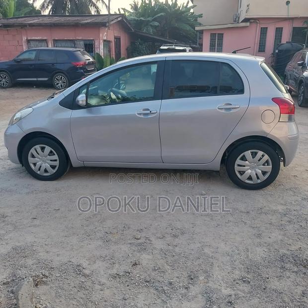 Toyota Vitz 2009 Purple