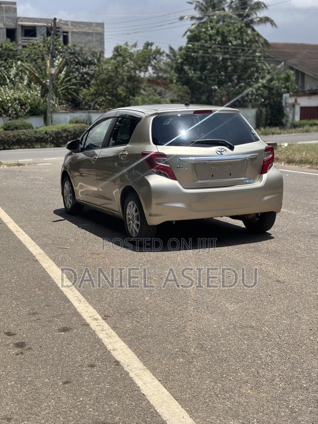 Toyota Vitz 1.3 AWD 3dr 2015 Gold
