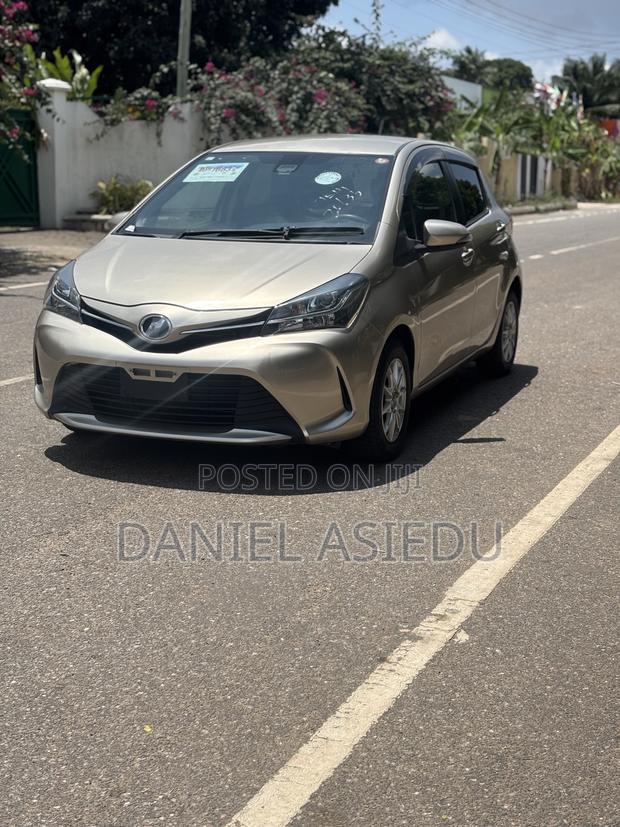 Toyota Vitz 1.3 AWD 3dr 2015 Gold