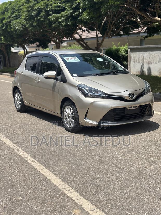 Toyota Vitz 1.3 AWD 3dr 2015 Gold