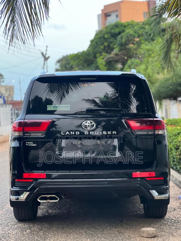 Toyota Land Cruiser 2024 Black