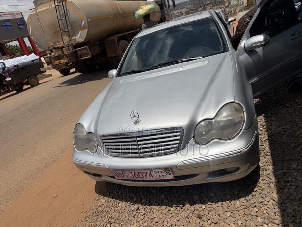 Mercedes-Benz C230 2011 Gray