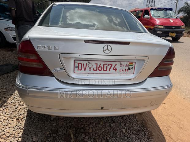 Mercedes-Benz C230 2011 Gray