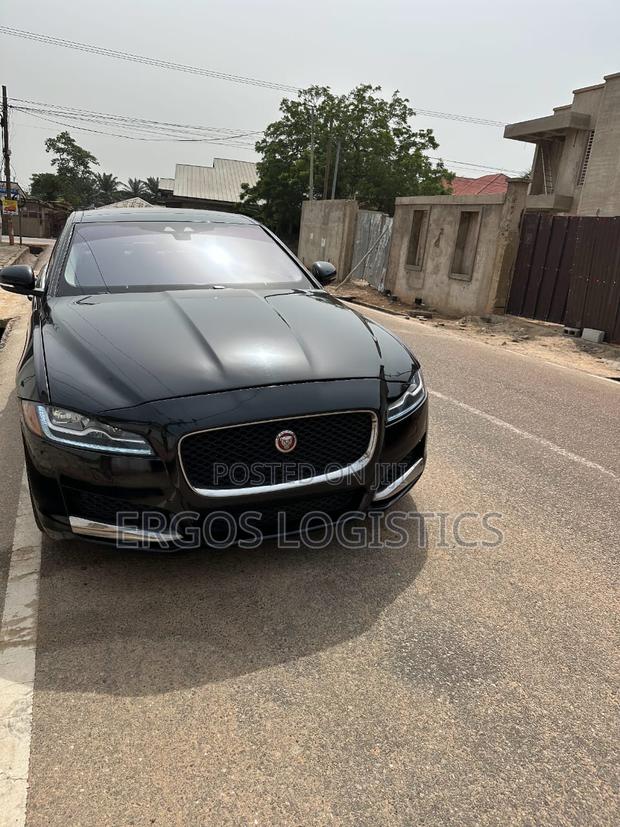 Jaguar XE 2017 Black