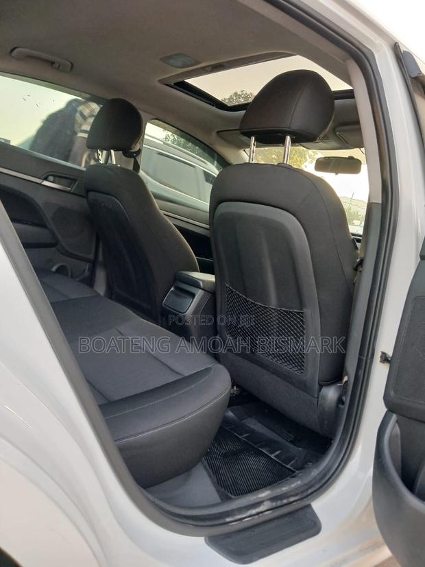 Hyundai Elantra 2018 White