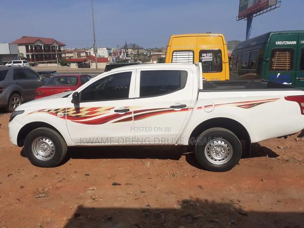 Mitsubishi L200 2015 White