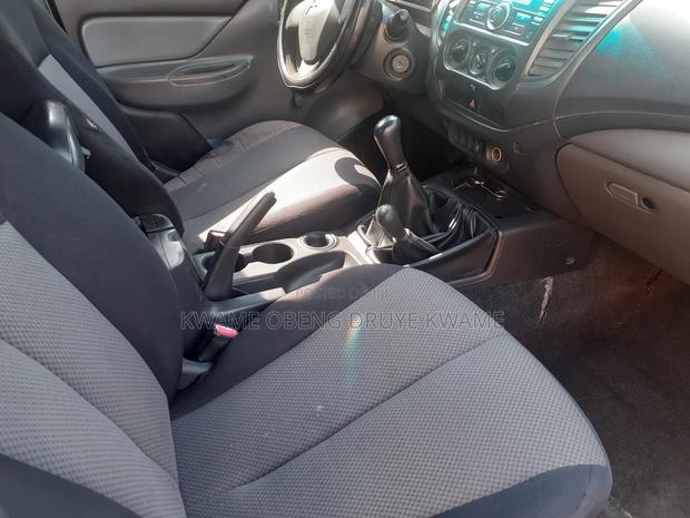 Mitsubishi L200 2015 White