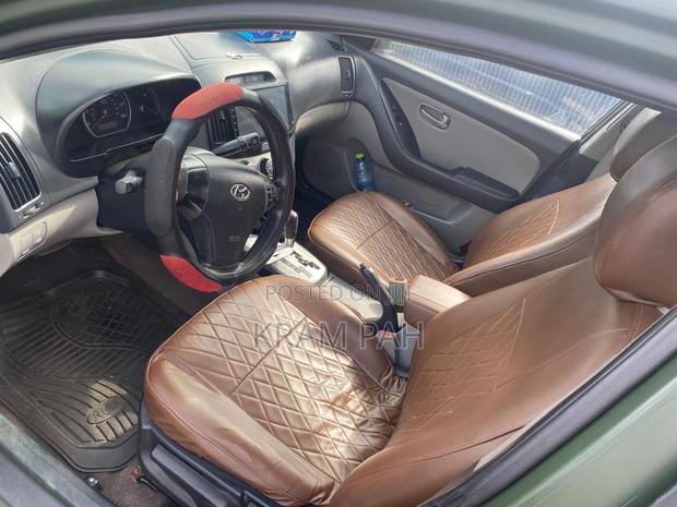 Hyundai Elantra 2010 Green