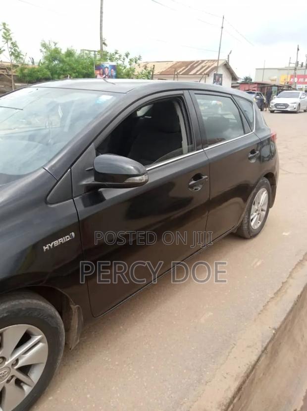 Toyota Auris 2015 Black