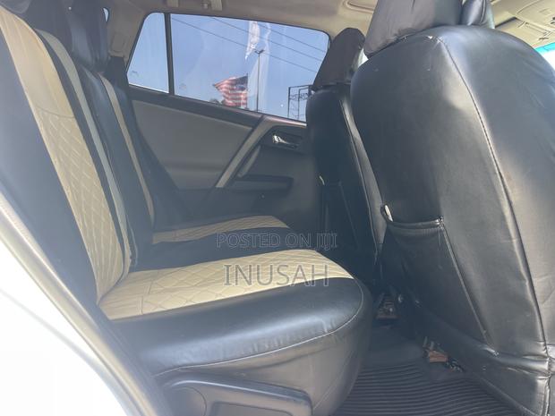 Toyota RAV4 2018 White