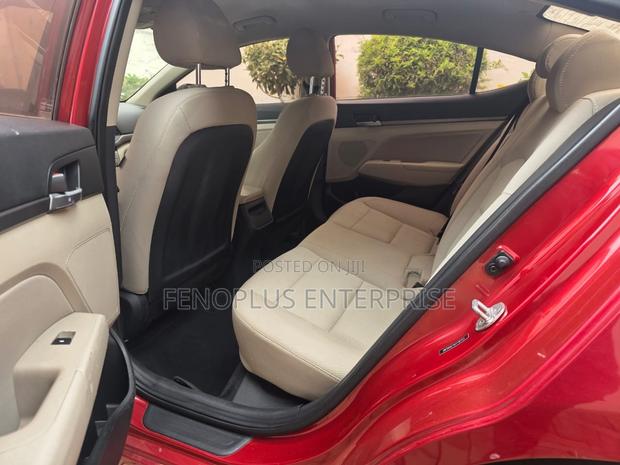 Hyundai Elantra 2017 Red