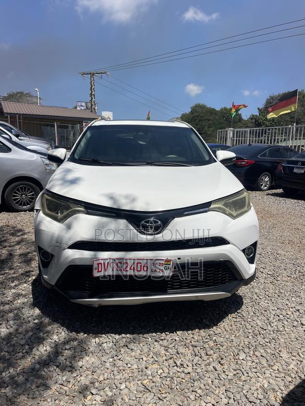 Toyota RAV4 2018 White