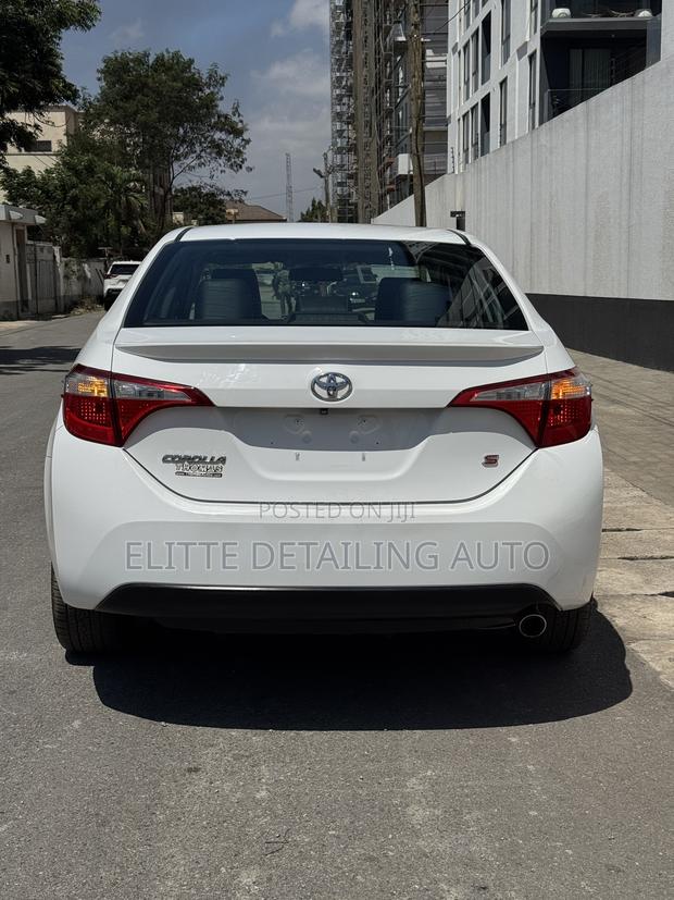 Toyota Corolla S 4dr Sedan (1.8L 4cyl CVT) 2016 White