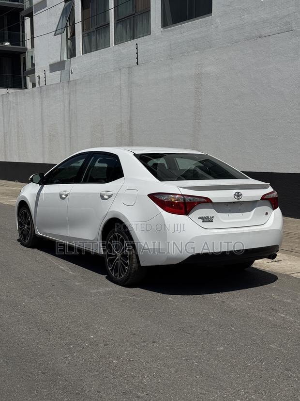 Toyota Corolla S 4dr Sedan (1.8L 4cyl CVT) 2016 White