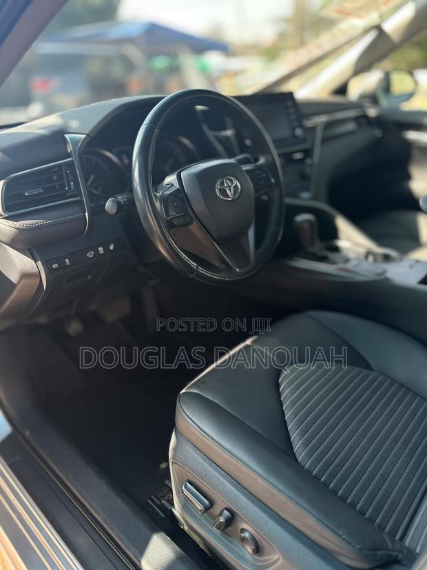 Toyota Camry SE 2024 Gray