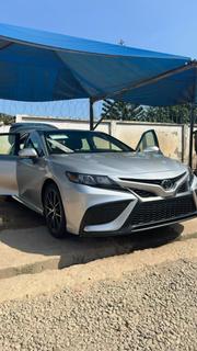 Toyota Camry SE 2024 Gray for sale