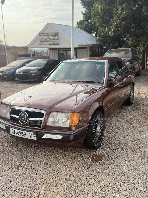 Mercedes-Benz 200E 1998 Brown