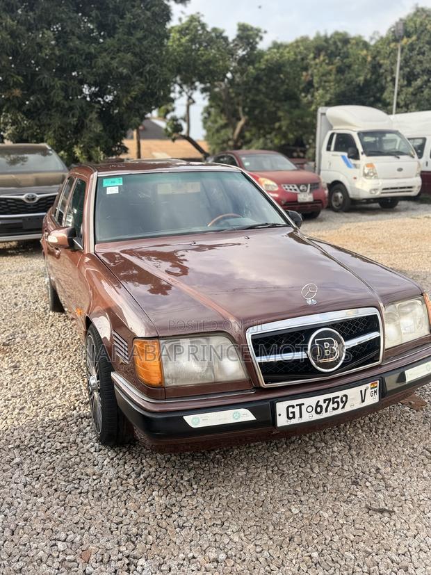 Mercedes-Benz 200E 1998 Brown